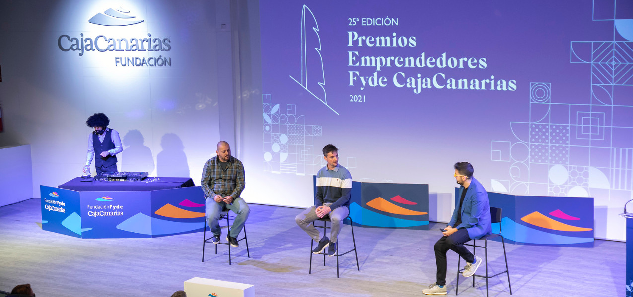 compensar Medio Maligno La Fundación Fyde CajaCanarias convoca la vigesimosexta edición de los  Premios Emprendimiento con los que viene apoyando el talento emprendedor en  Canarias - Fundación CajaCanarias