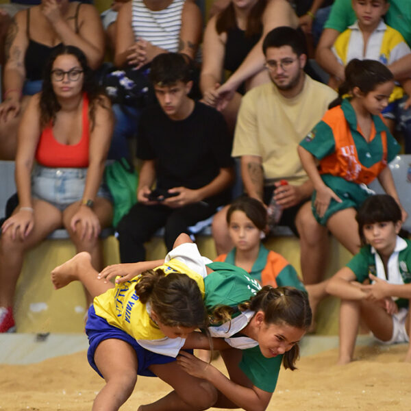 El IV Torneo del Fajín de Lucha Canaria Fundación CajaCanarias celebra su encuentro en Lanzarote