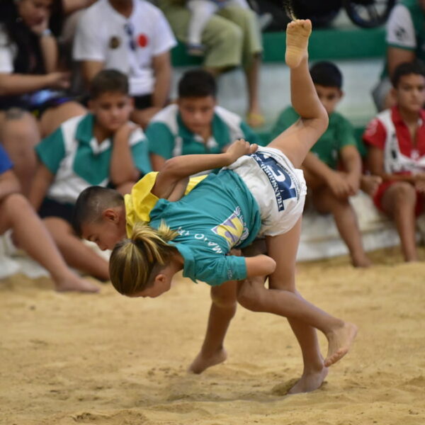 Fuerteventura acoge la última concentración del IV Torneo del Fajín de Lucha Canaria CajaCanarias