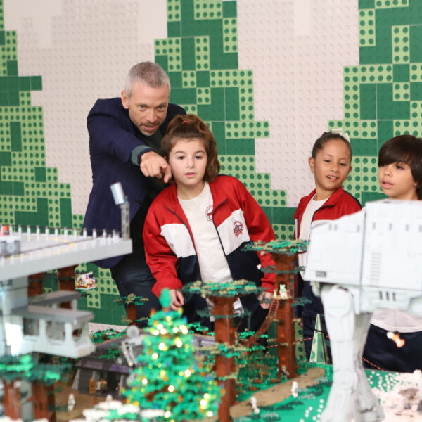 La Fundación CajaCanarias inaugura su portal de Belén de Lego