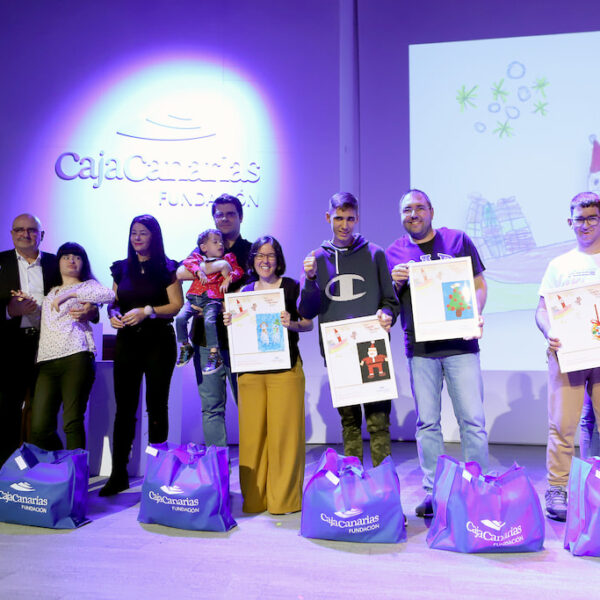 La Fundación CajaCanarias celebra la Gala de entrega de premios de su tradicional Concurso de Tarjetas de Navidad 2023