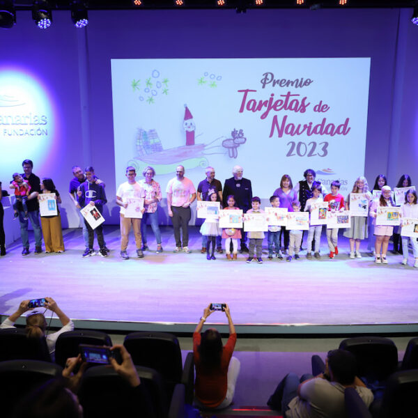La Fundación CajaCanarias celebra la Gala de entrega de premios de su tradicional Concurso de Tarjetas de Navidad 2023