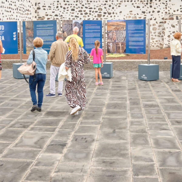 Exposición Escrito en piedra en el Espacio Cultural de Garachico