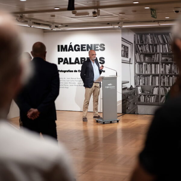 La Fundación CajaCanarias inaugura la exposición Imágenes-Palabras, fotografías de Carlos A. Schwartz en su Espacio Cultural de Santa Cruz de Tenerife