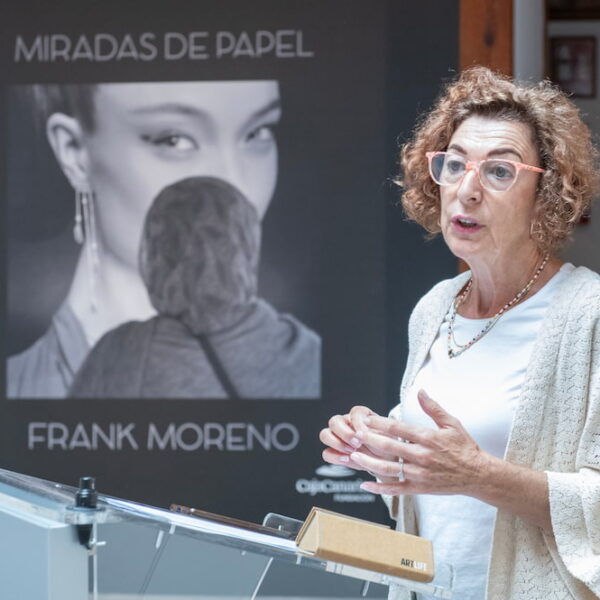 La Fundación CajaCanarias inaugura la muestra Miradas de papel, de Frank Moreno, en su Espacio Cultural de La Palma