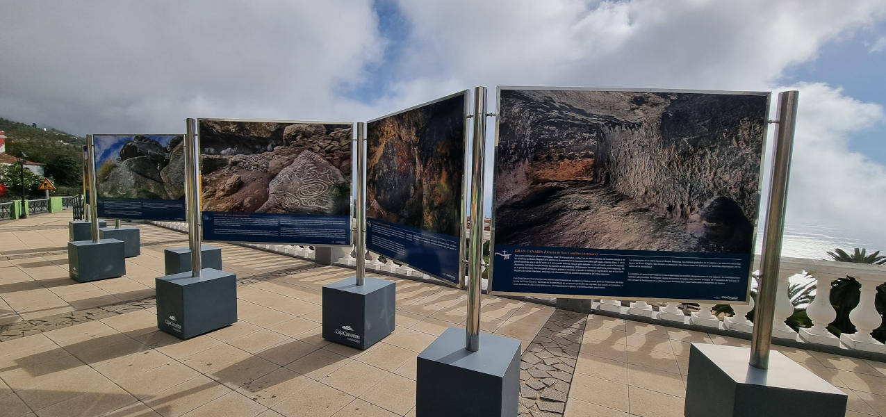 Exposición Escrito en Piedra en Tijarafe