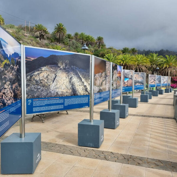 Exposición Escrito en Piedra en Tijarafe