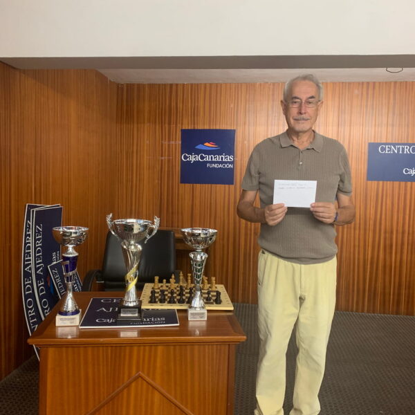 Jose Luis Fernández Ganador XXXIV Torneo Ajedrez Navidad CajaCanarias